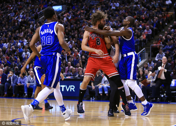  公牛逆转猛龙锁定季后赛  